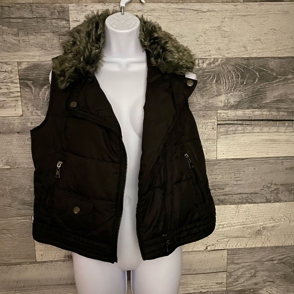 Vest with leopard lining faux fur collar